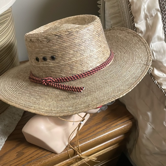 MEN or Women's - 56cm circumference sunhat. - Picture 2 of 8